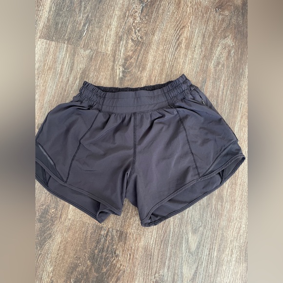 lululemon athletica Pants - Lululemon Hotty Hot Short II *Long 4" Size 4 Tall Black W7ARLT Run workout Gym